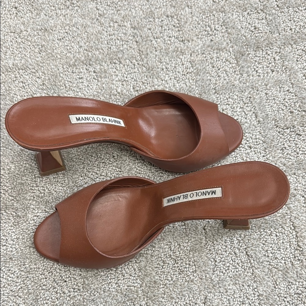Manolo Blahnik "Jadarona" leather mule sandals - Picture 2 of 7